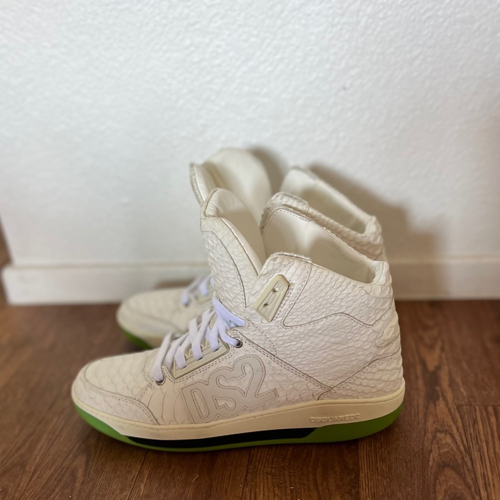 Stylish white Dsquared2 sneakers